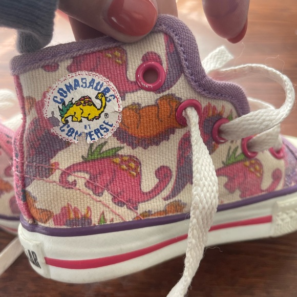 Converse vintage size 5 pink dinosaur - Picture 4 of 5